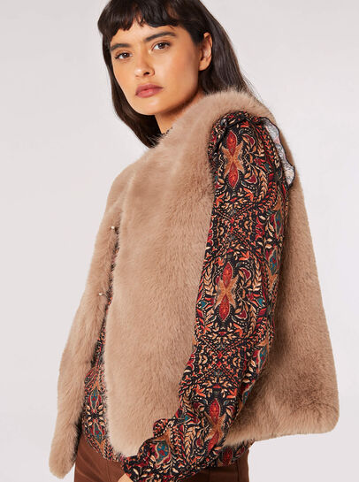 Faux Fur Cropped Gilet