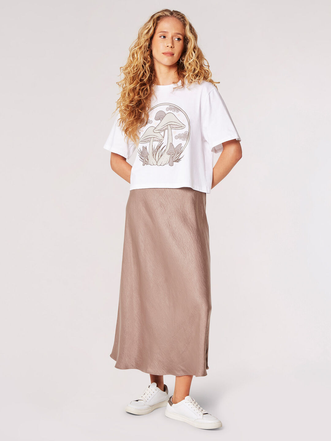 Image of Mushroom Print Cropped T-Shirt