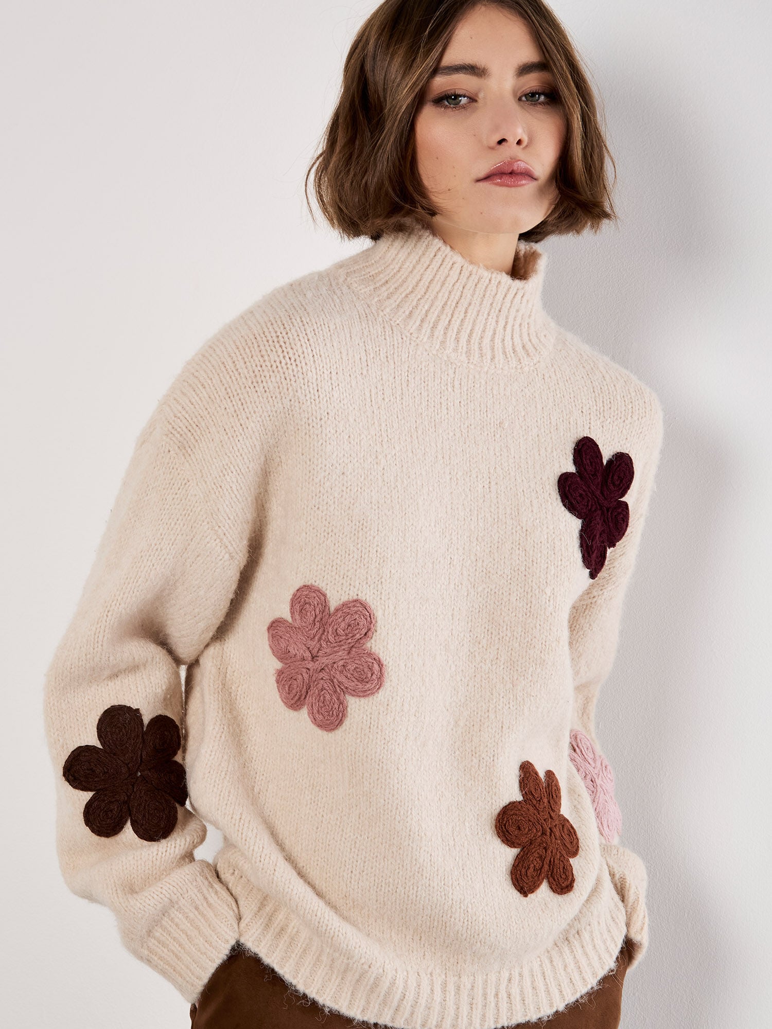 chico　Bonum EMBROIDARY KNIT JK Embroidered Flower Chunky Knit Jumper | Apricot Clothing
