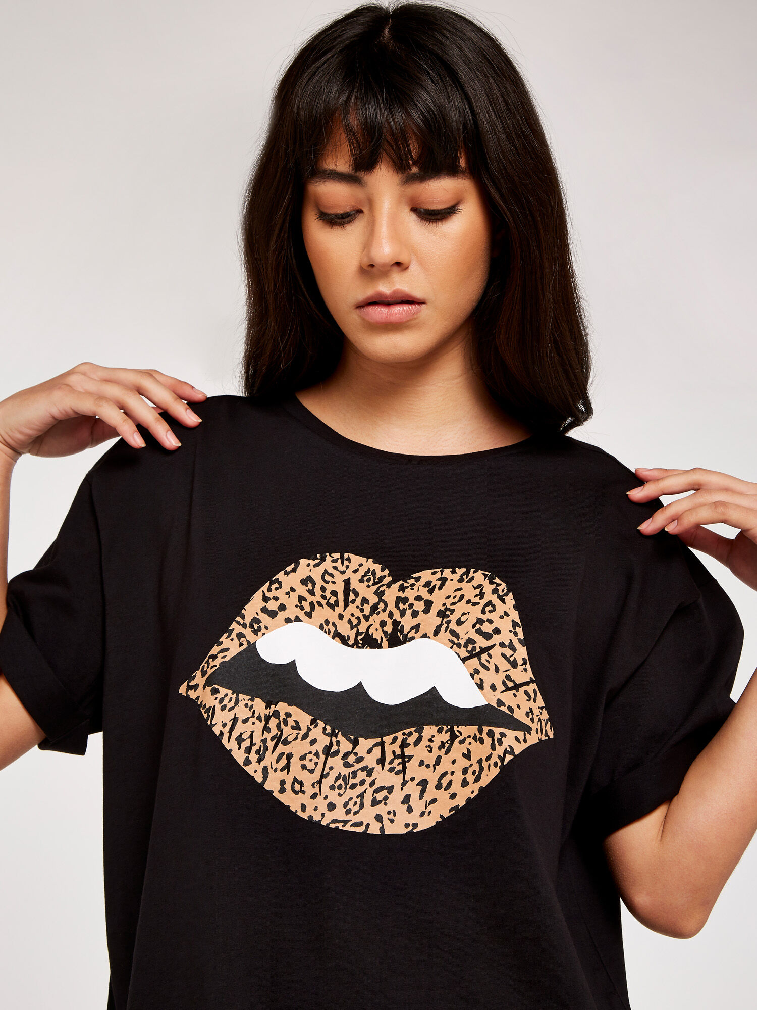 Lips t shirt hotsell