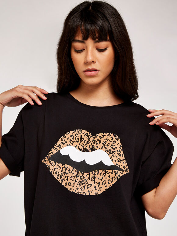 Wild Animal Lips Turn Up T-Shirt, Black, large