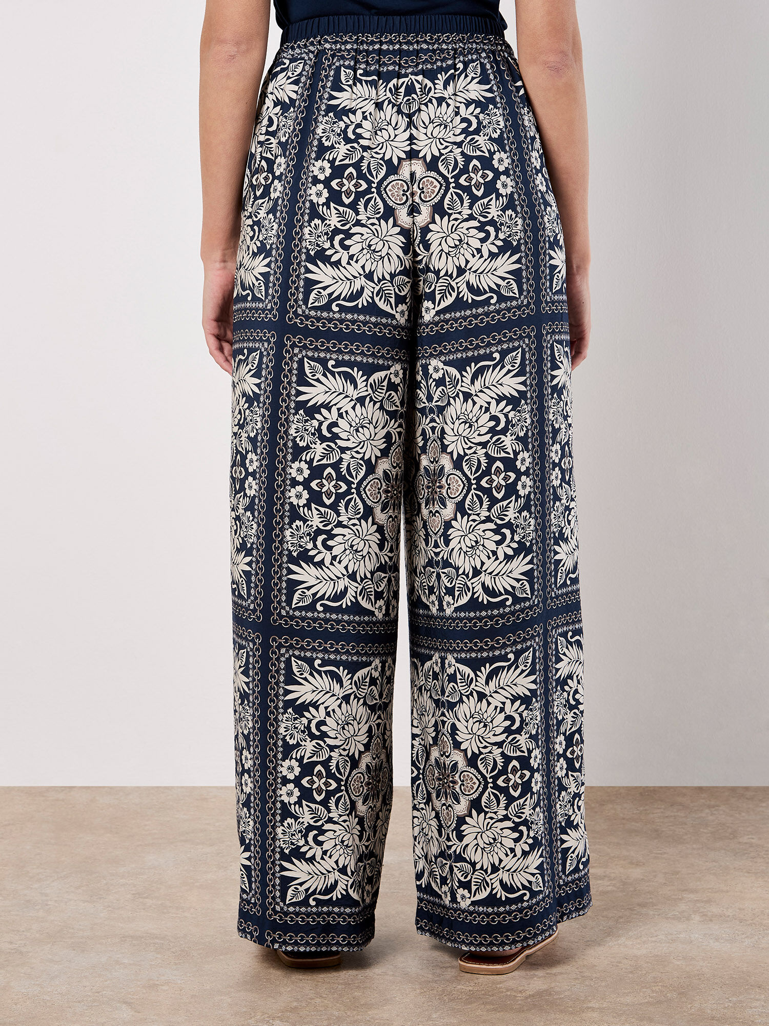No embarrassment line shark pants women's outerwear summer