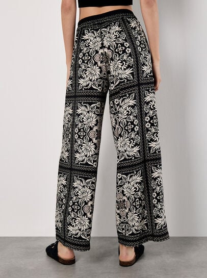Scarf Print Flare Trousers