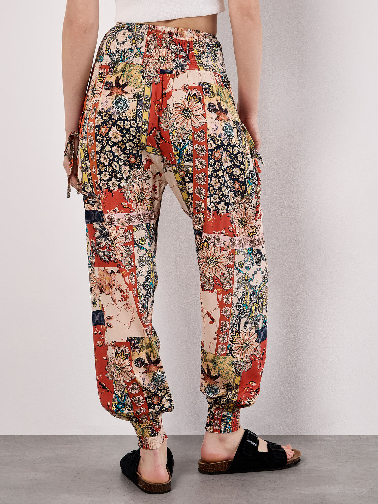 新品◎ FISH&KIDS FLOWERS PATCHWORK JOGGERS 新品◎ FISH&KIDS FLOWERS PATCHWORK JOGGERS FLOWERS PATCHWORK