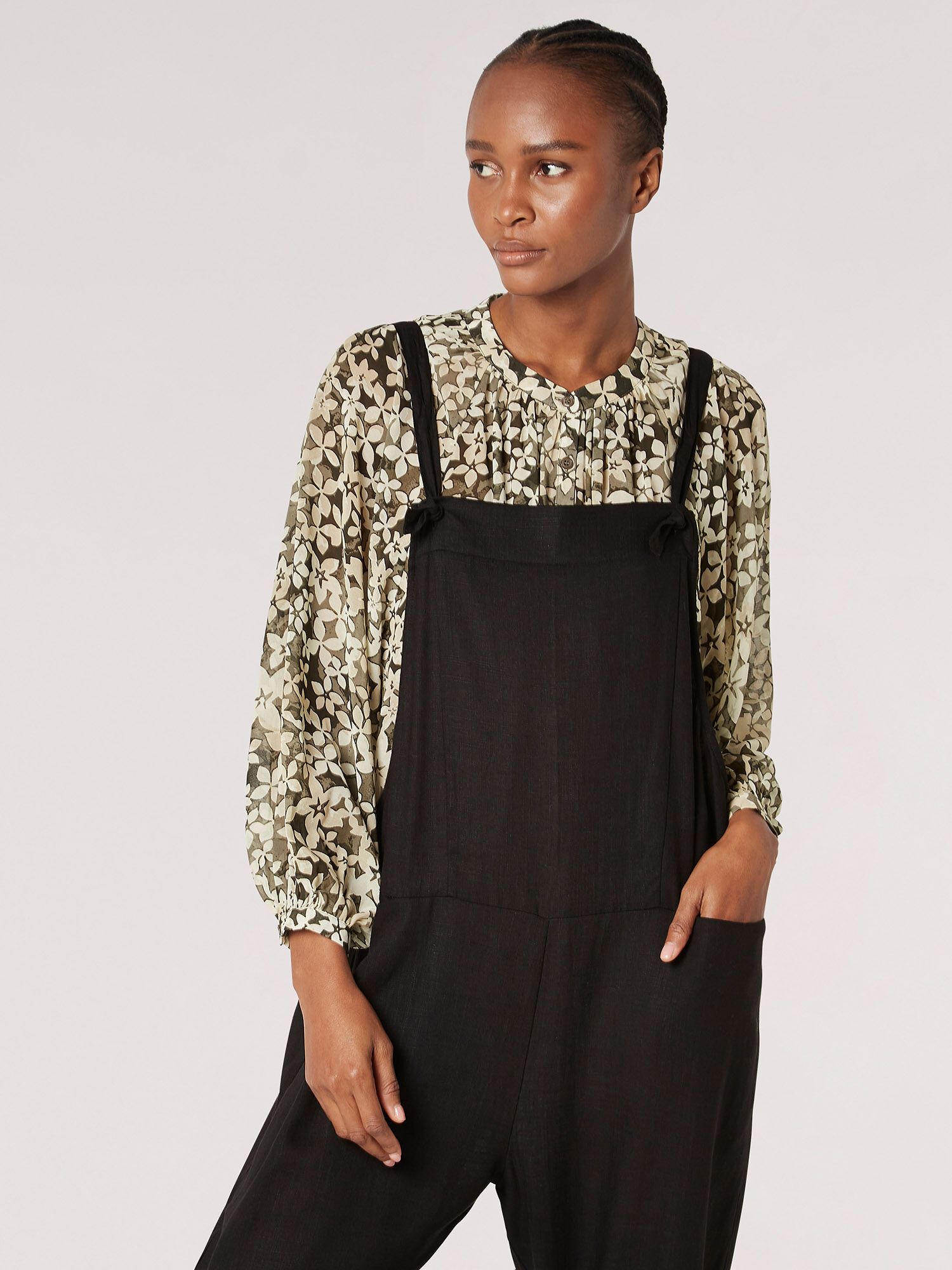 Relaxed dungarees 2025