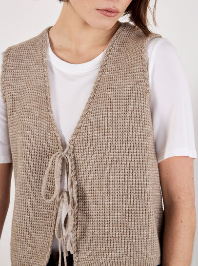 Scallop Edge Waffle Knit Waistcoat