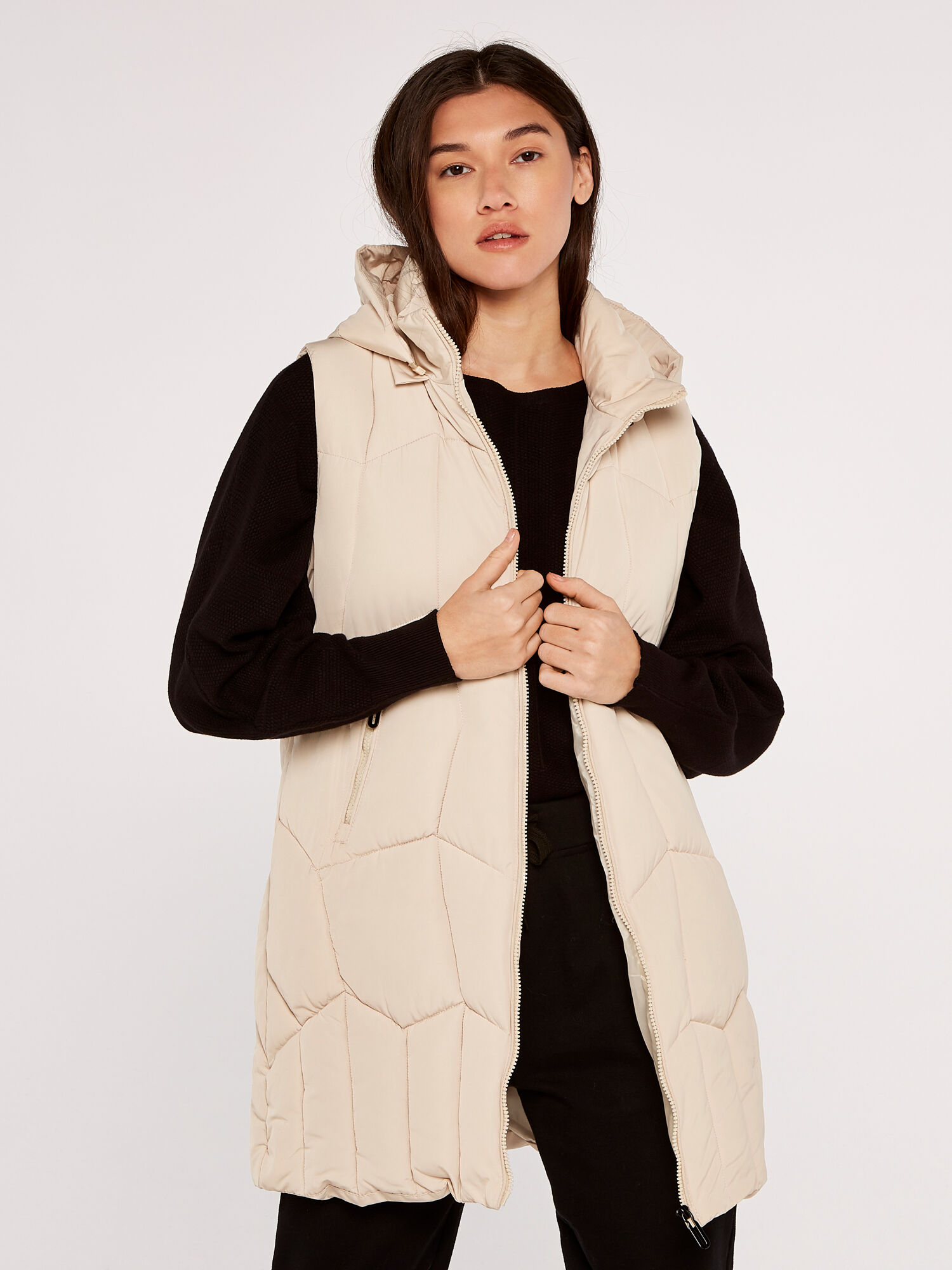 Puffer gilet with hood outlet