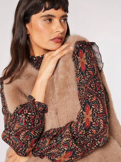Faux Fur Cropped Gilet