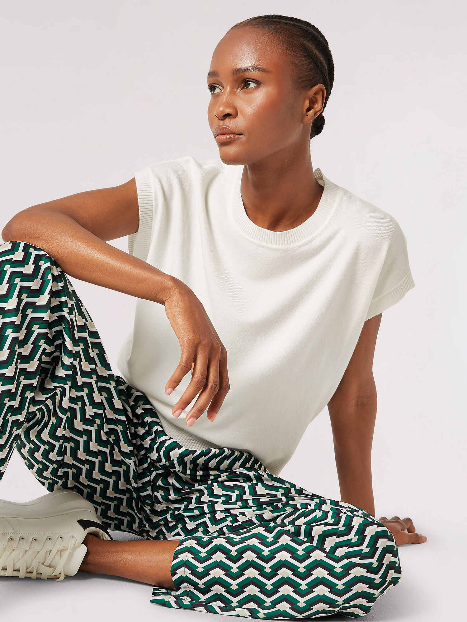 T shop shirt trousers