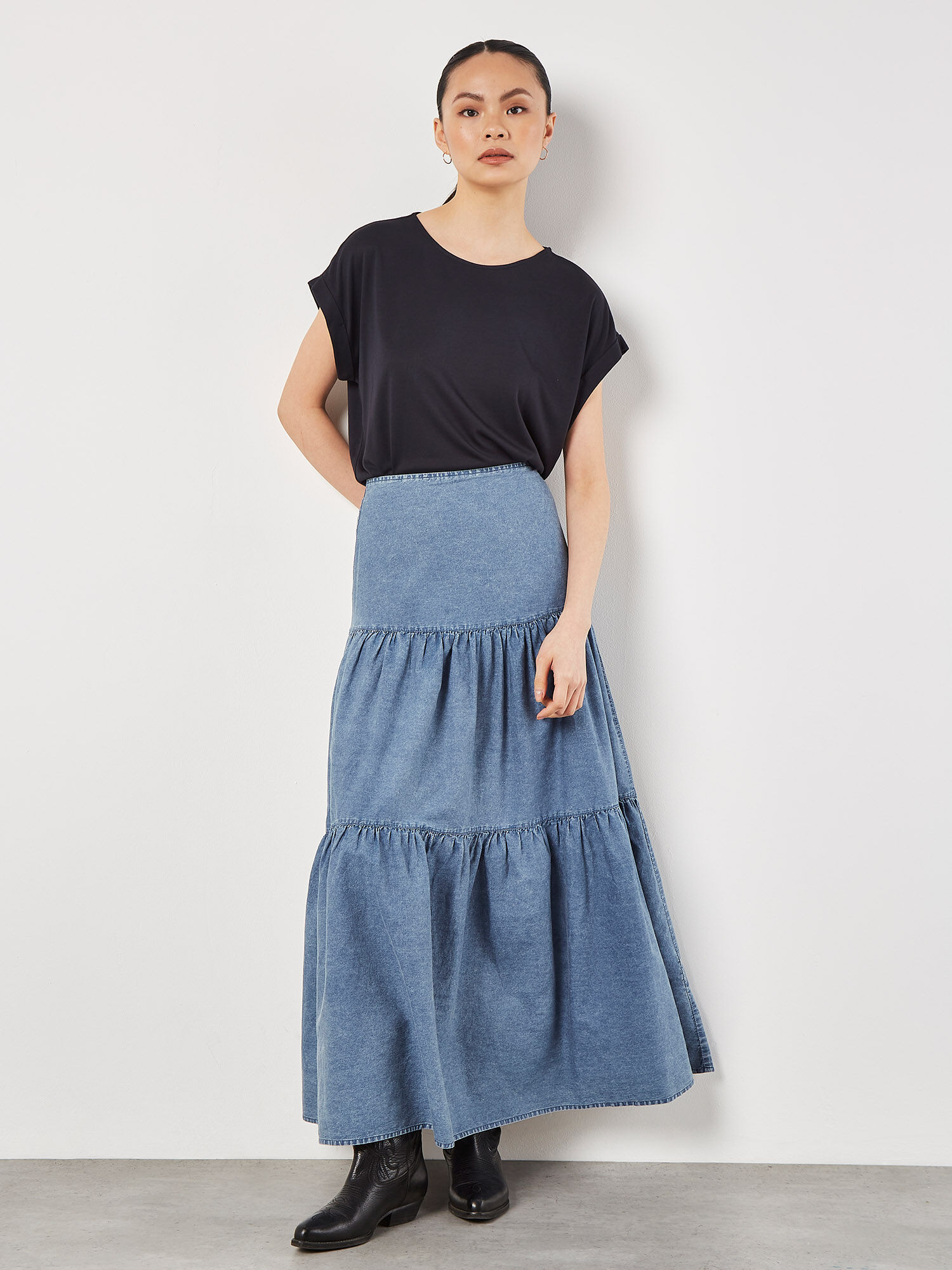 Plus size tiered denim skirt 2025