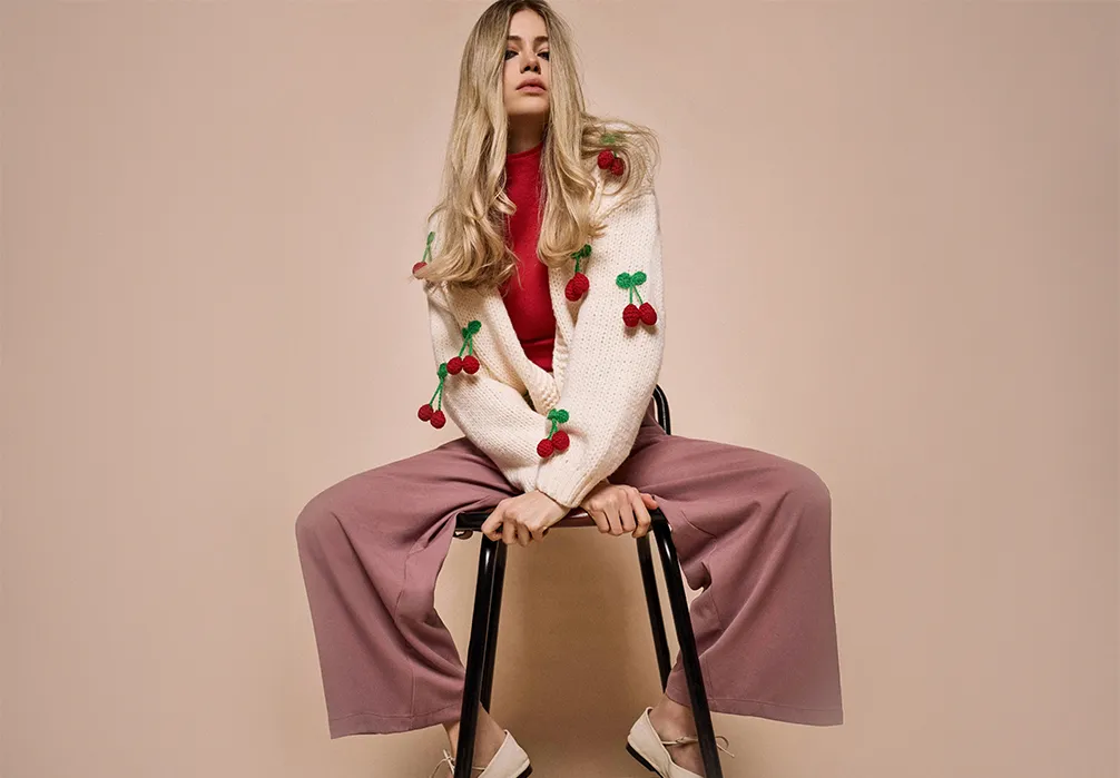 Refresh your wardrobe with women’s trousers at Apricot. Discover must-have jeans in all silhouettes & styles, from relaxed wide-leg jeans, baggy jeans, & leopard print jeans made for the weekend, to versatile black jeans, skinny-fit jeans, & flare jeans for every occasion. Elevate your workwear wardrobe with chic tailored trousers & wide-leg trousers. Complete your weekly rotation with this season’s must-have cargo trousers.Shop women’s trousers & jeans at Apricot now. 