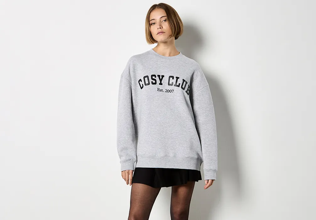 SWEATSHIRTS & HOODIES