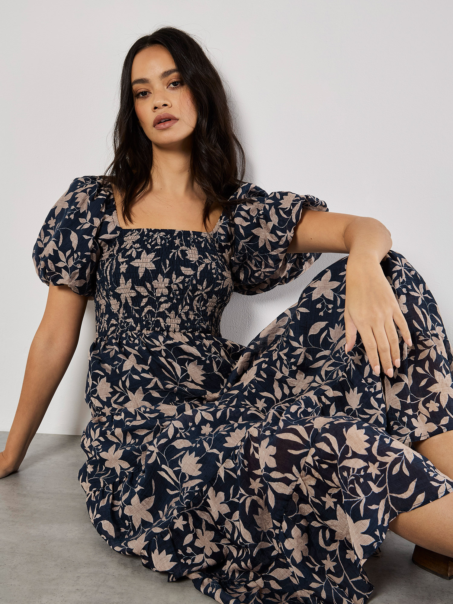 Sarasa Floral Tiered Midi Dress | Apricot Clothing