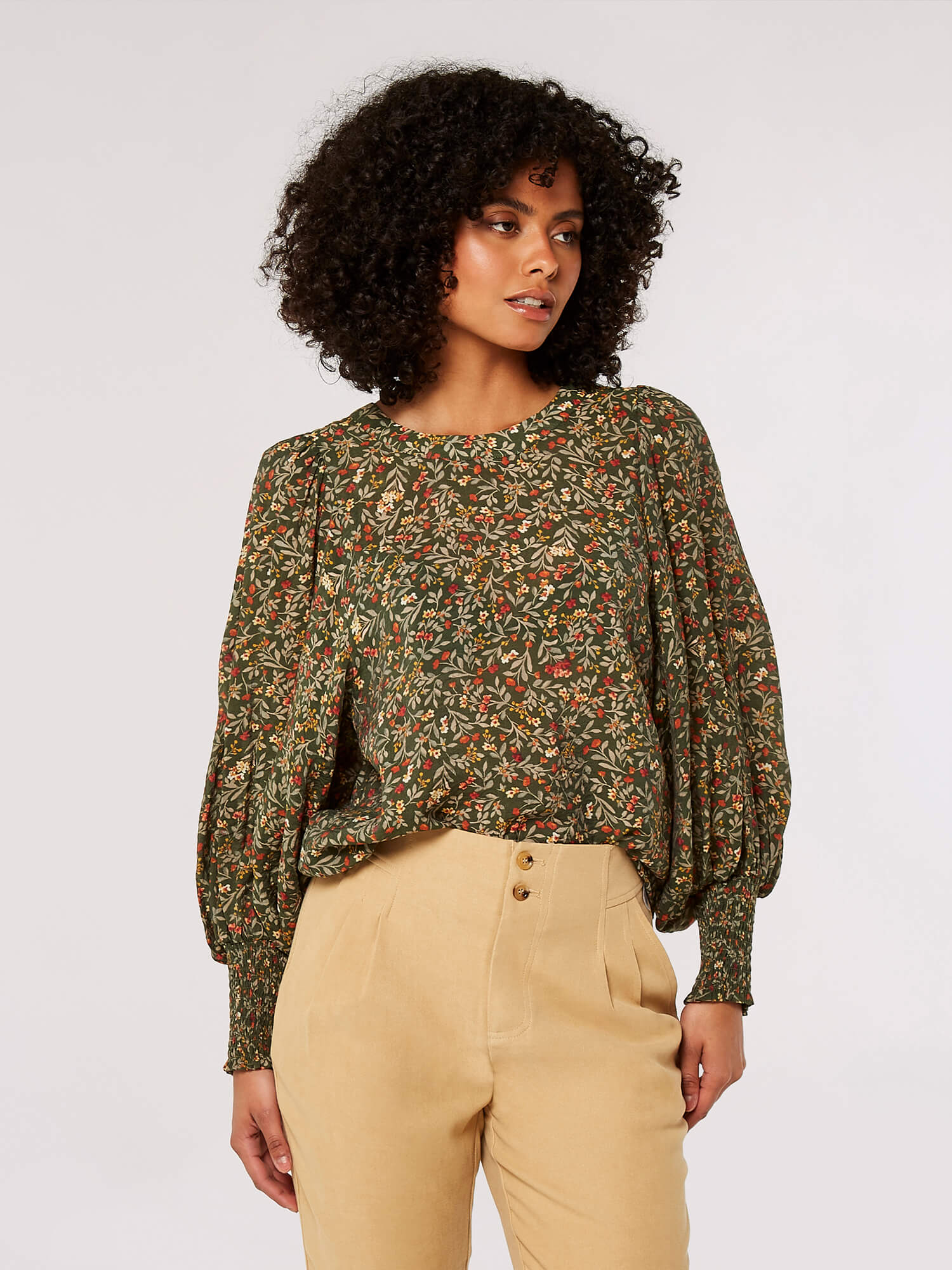 Ditsy Floral Balloon Sleeve Top | Apricot Clothing