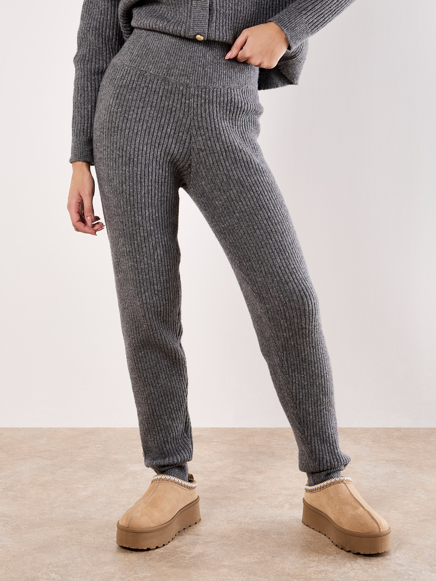 Soft Ribbed Knit Slim-Leg Joggers | Apricot Clothing